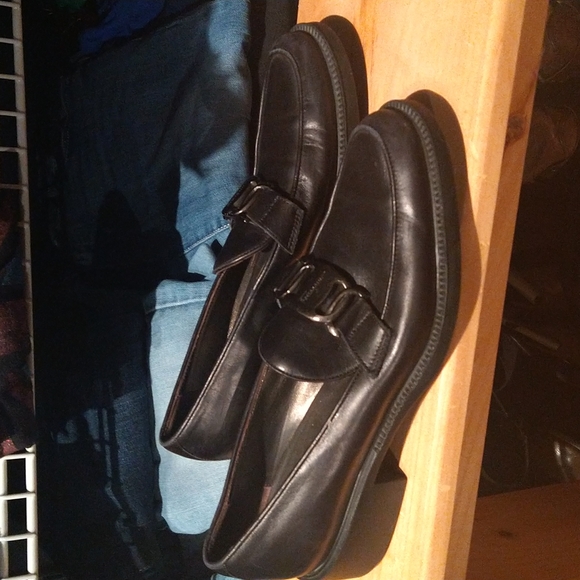 Black Ferragamo Loafers Excellent Condition size 6 to 7? - Picture 3 of 11